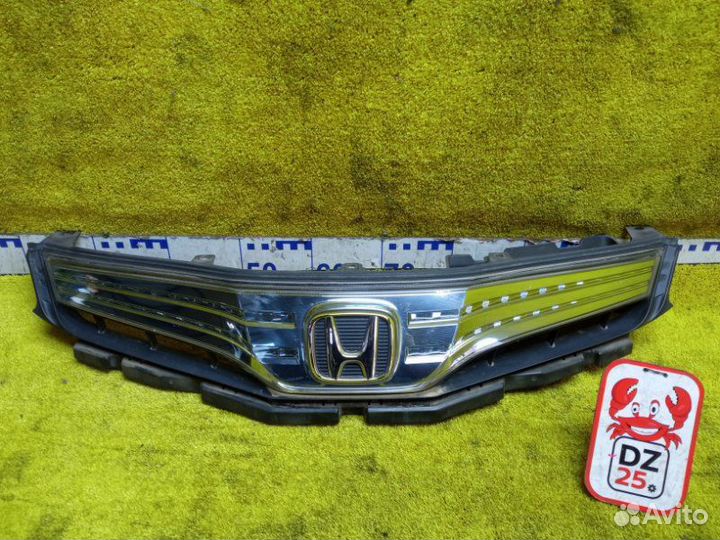 Решетка радиатора передняя Honda Fit Shuttle