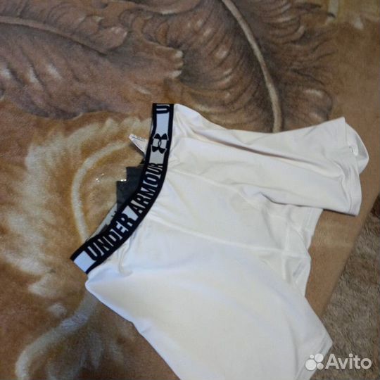 Тайтсы шорты белые Under Armour