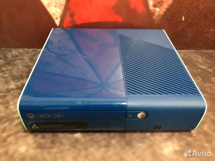 Xbox 360 e (blue) +45 игр freeboot