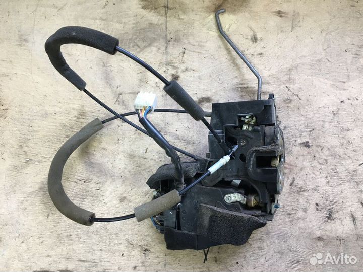 Замок двери передней правой Mazda CX-7