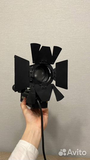 Галогенный осветительный прибор / Dedolight dlhm4