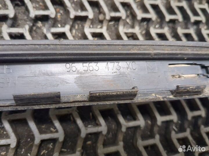 Молдинг стекла Citroen C4, 2007