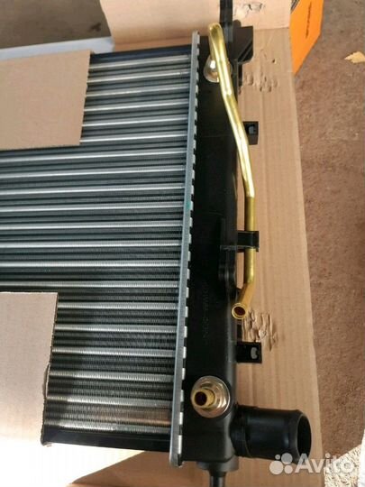 Радиатор охлаждения Kia Rio 6 AT