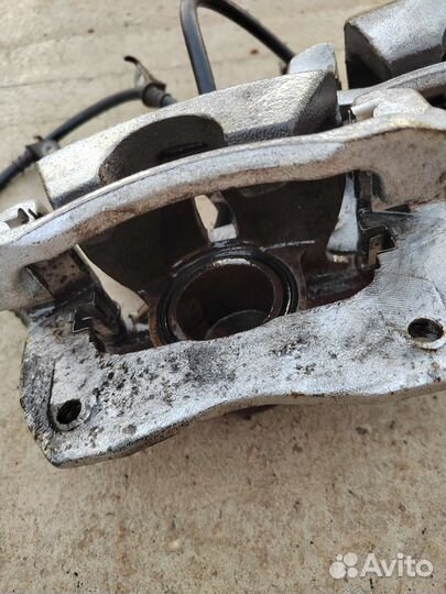 Тормозные суппорта Toyota Rav 4 Camry 40