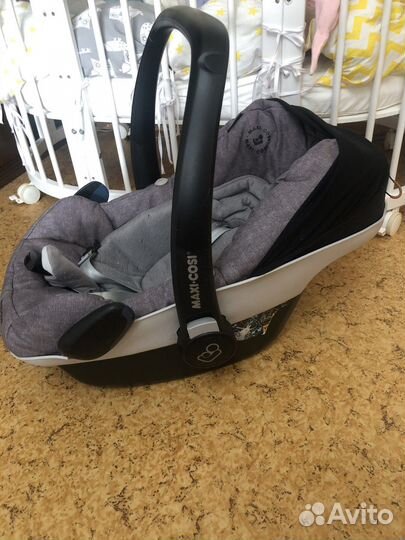 Автокресло (автолюлька) maxi cosi pebble
