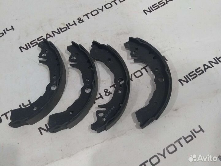 Колодки стояночного тормоза Nissan Teana J31, M35