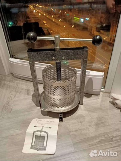 Пресс ручной 6л новый