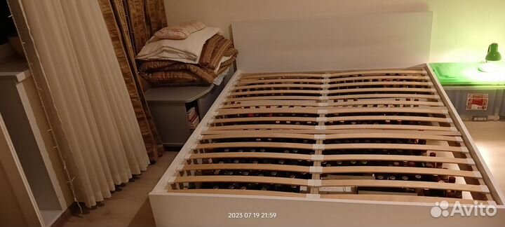 Кровать без матраса 200х160