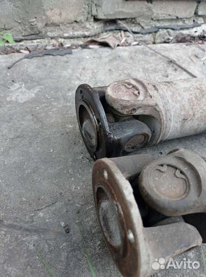 Карданный вал на крестовине Chevrolet Niva