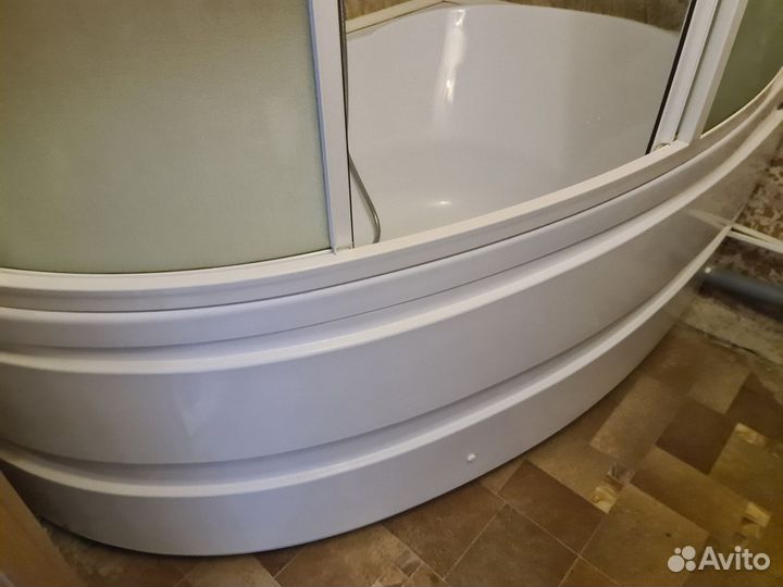 Ванная угловая с дверцами