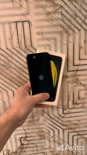 iPhone SE (2020), 64 ГБ