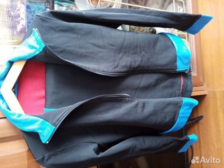 Продам спортивный костюм для девочки