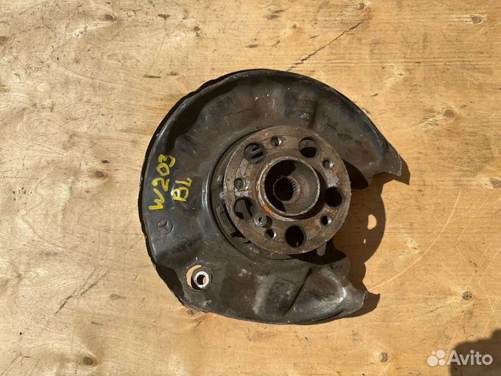 Ступица задняя левая Mercedes C180 C200 W203