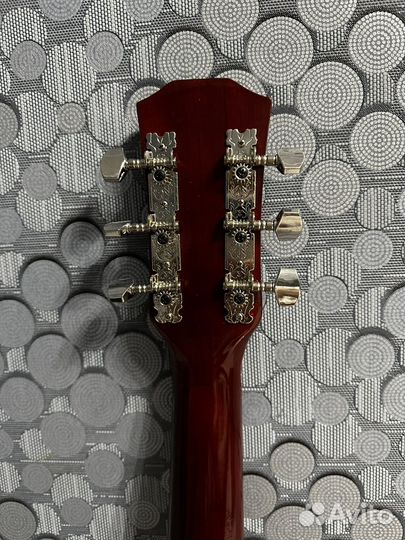 Акустическая гитара