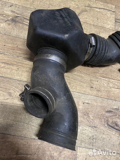 Резонатор воздушного фильтра Toyota Hilux Surf