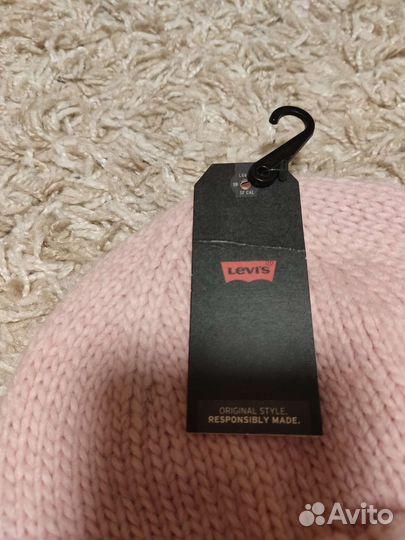 Шапка новая Levi's