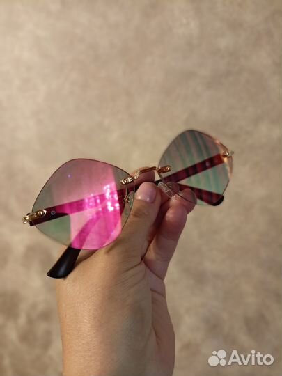 Солнечные очки женские
