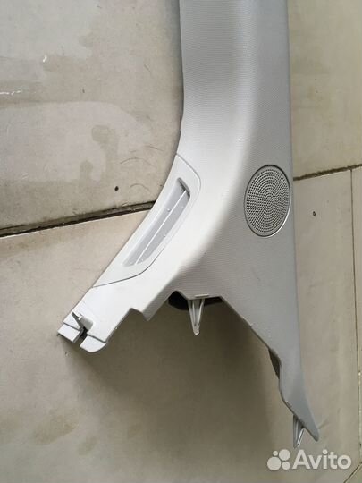 Накладка передней стойки Ford Transit LR