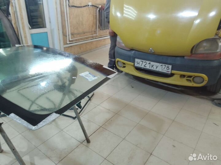 Лобовое стекло Рено Кангу 1