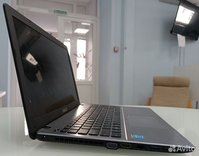 Ноутбук Asus X550C