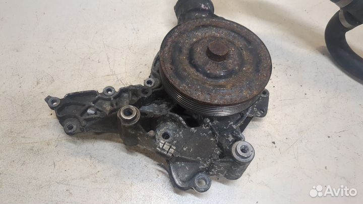 Насос водяной Mercedes CLS C219, 2004