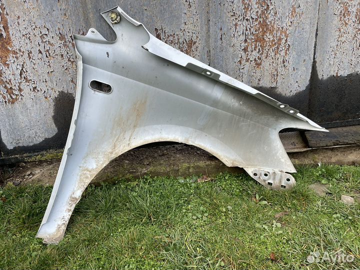 Крыло переднее левое на volkswagen polo 5