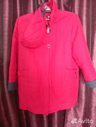 Легкая белая куртка 6о размер, красная осень 62-64