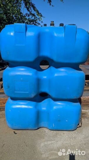 Бак 1000л для жидкости