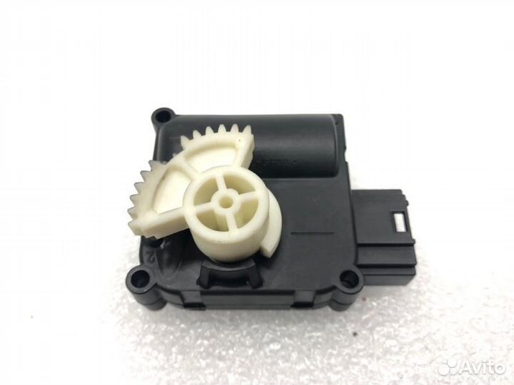 Сервопривод заслонок печки Audi A6 C6 BDW 2008