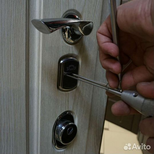 Вскрытие дверного замка входной двери