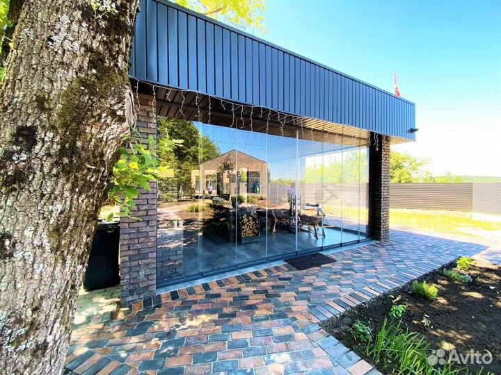 Безрамное остекление для лоджий, беседок и террас