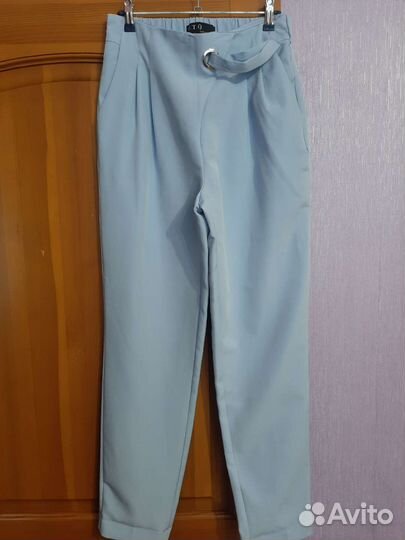 Голубые брюки