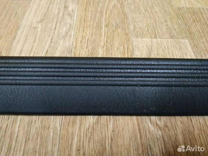 Накладка порога передняя левая Nissan Primera P11