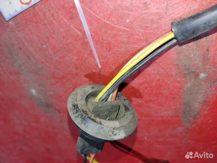 Патроны фонаря задние Toyota Carina E лифтбек 1.6