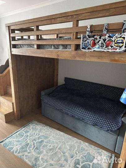 Продается двух-ярусная кровать. Дерево. Качество