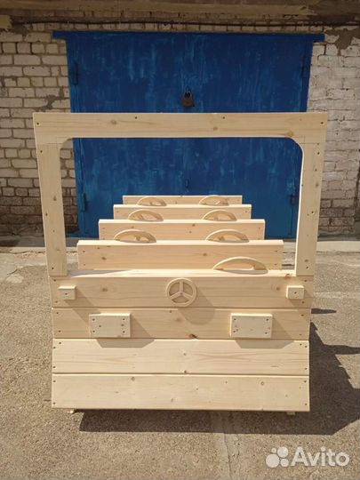 Детская деревянная машина