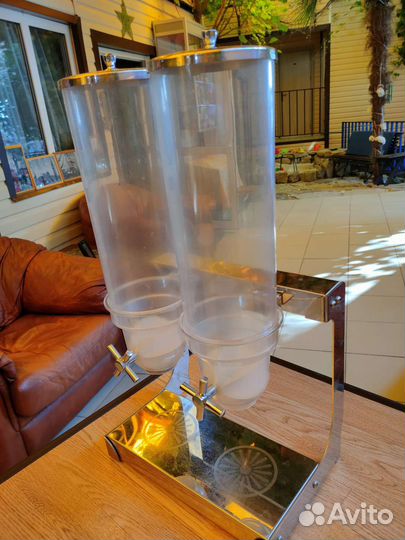 Диспенсер для сыпучих продуктов (хлопьев)