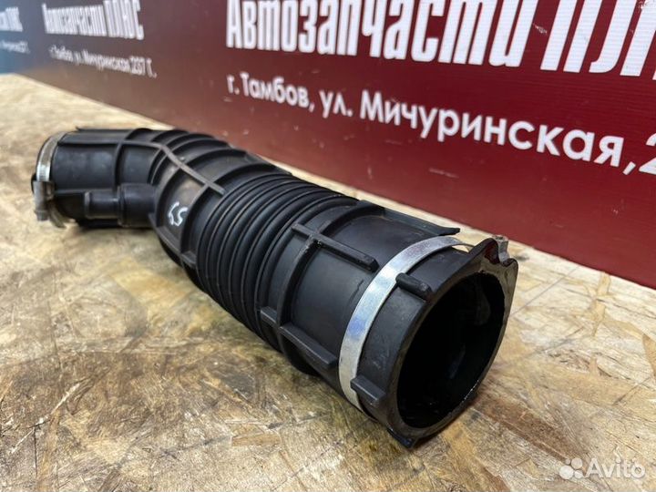 Патрубок воздушного фильтра LADA Vesta