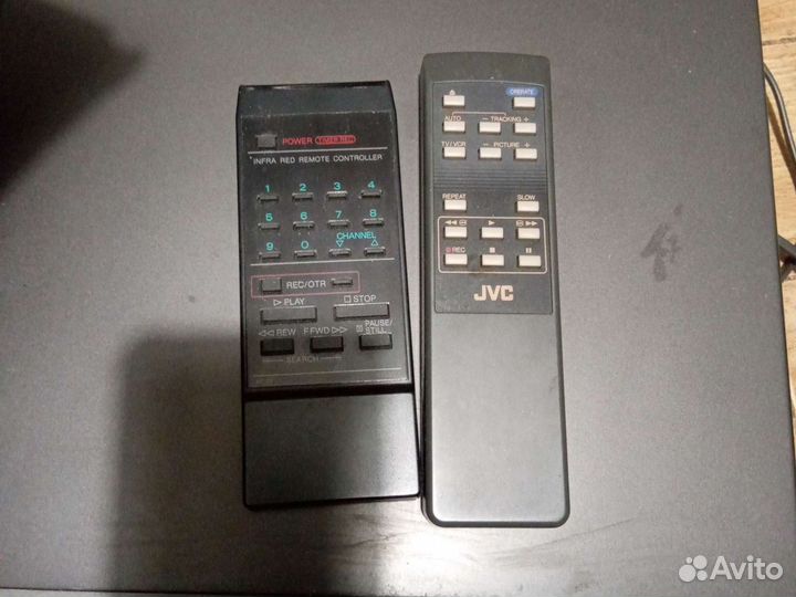 Видеомагнитофон JVC