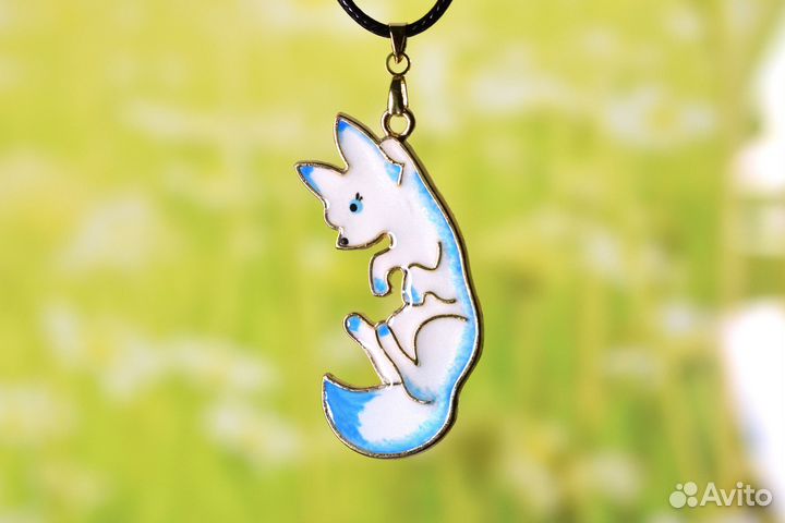 Кулон / подвеска Полярный Лис из смолы