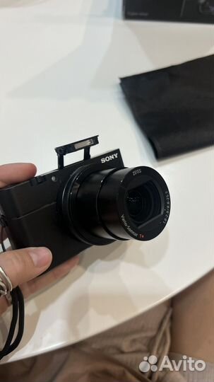 Фотоаппарат Sony DSC RX100M5A