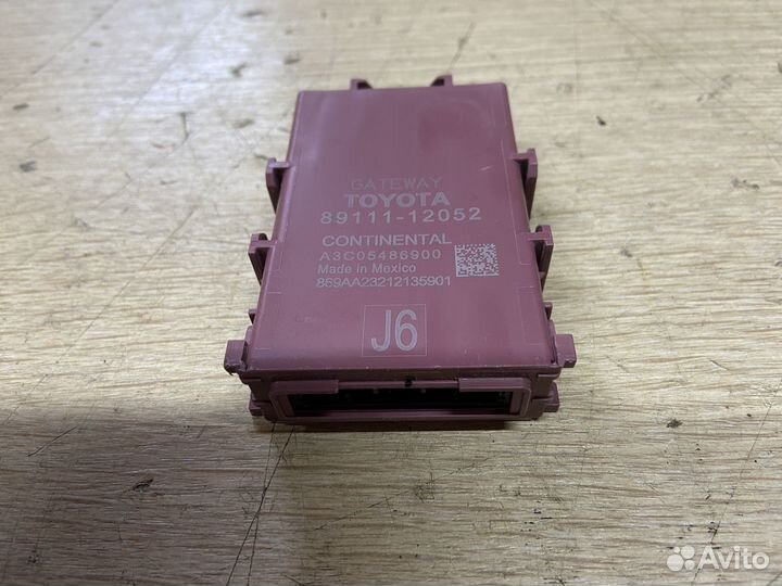 Электронный блок сетевого шлюза Toyota Rav4 XA50