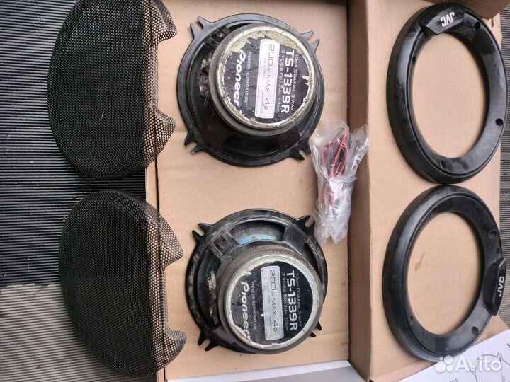 Акустические колонки в автомобили