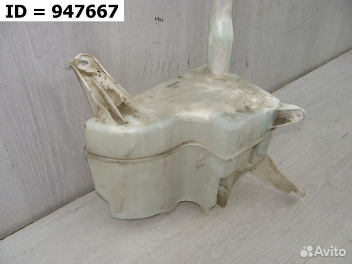 Бачок омывателя Toyota Camry