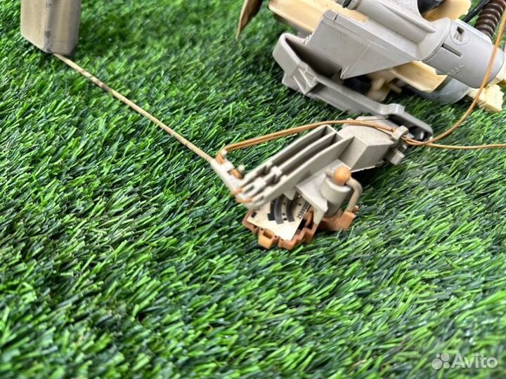 Топливный насос Bmw 7 E66 N62B44 2002