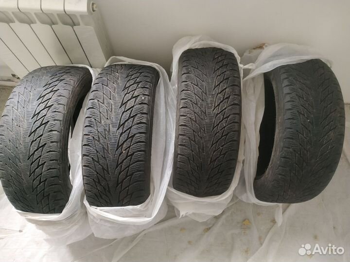 Nokian Tyres Hakkapeliitta R2 215/55 R17 98