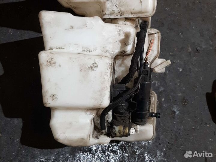 Бачок омывателя Фольксваген Пассат B6