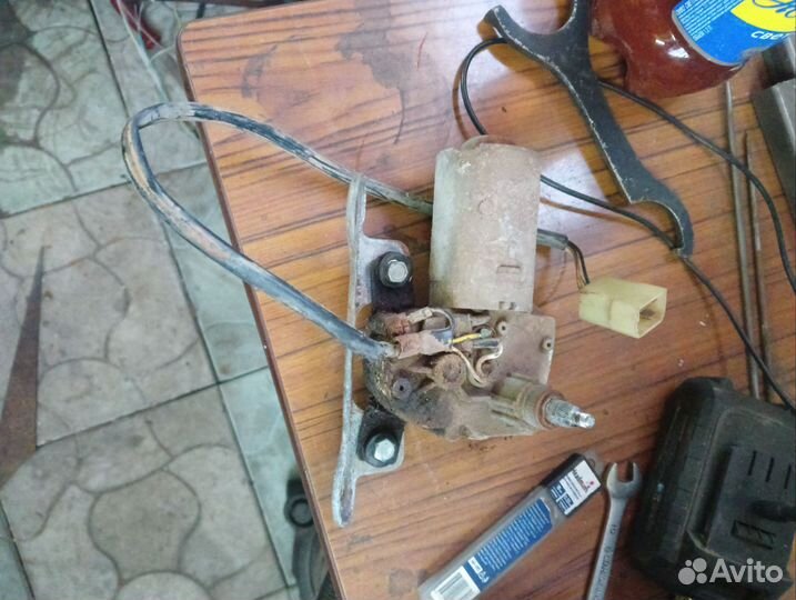 Моторчик заднего дворника ваз 2114
