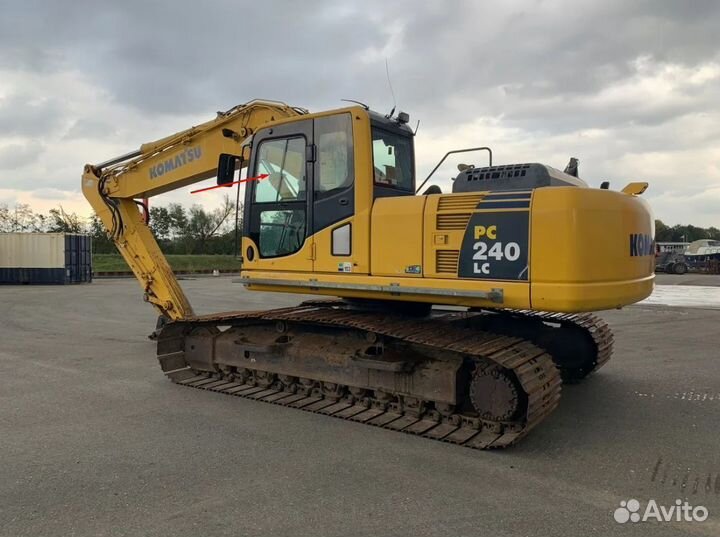 Стекло двери верхнее на экскаватор Komatsu PC240