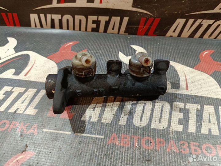 Главный тормозной цилиндр Mitsubishi Delica 3 P25W